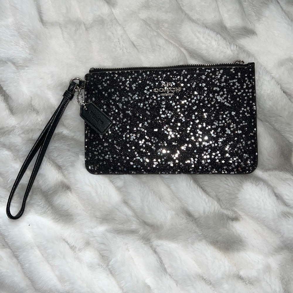Star 💫 Coach 🖤 wristlet!